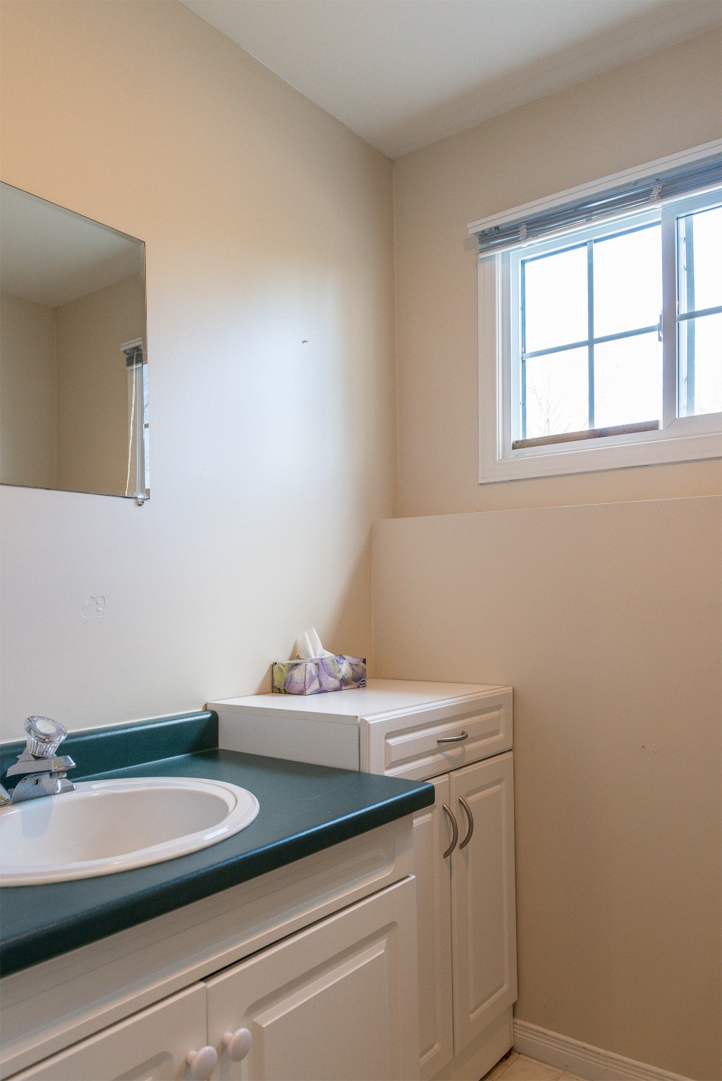 528 ONTARIO ST, Plympton-Wyoming, Ontario, Canada