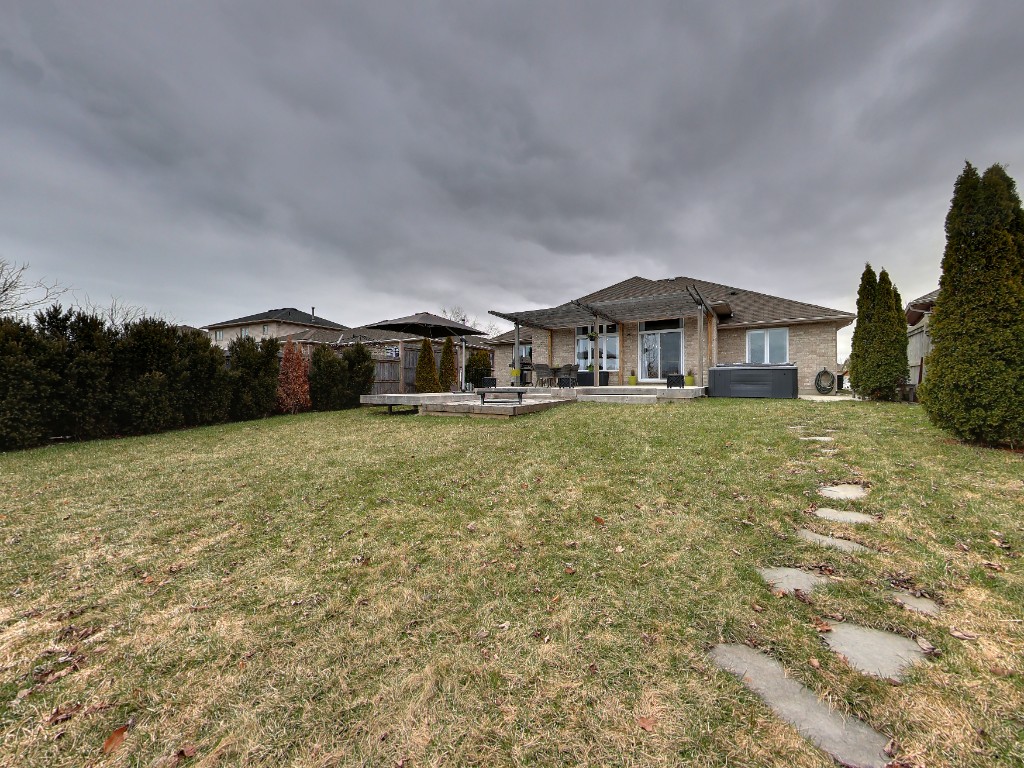1929 AVENUE RD, Sarnia, Ontario, Canada