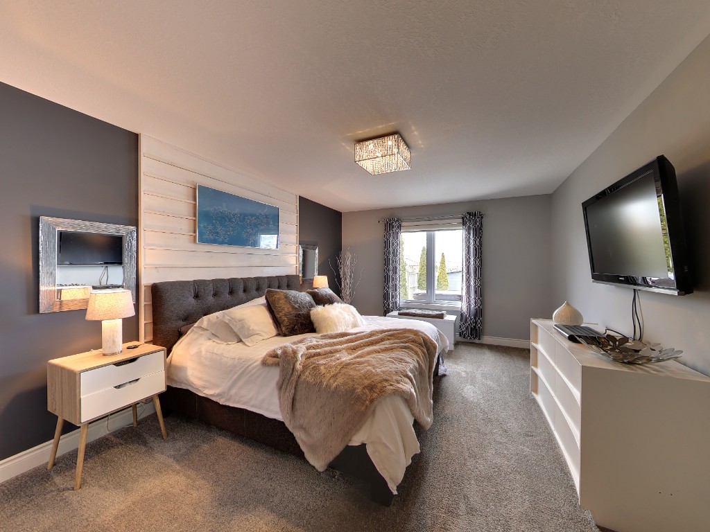 1929 AVENUE RD, Sarnia, Ontario, Canada