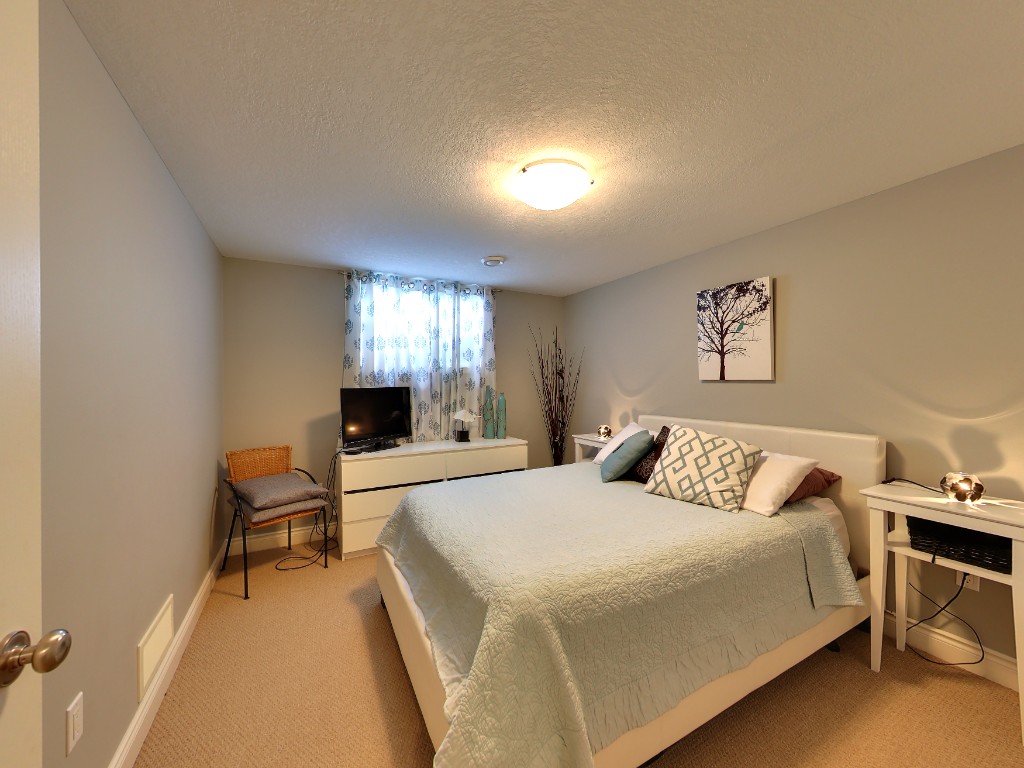 1929 AVENUE RD, Sarnia, Ontario, Canada