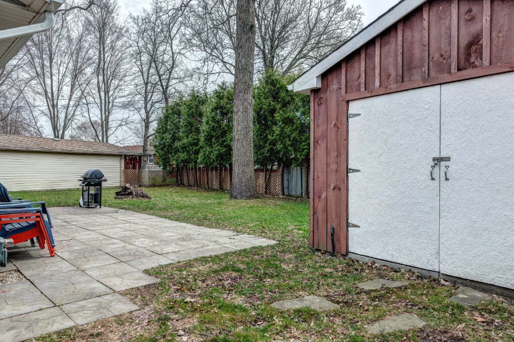 303 OAKDALE CRT, St. Clair, Ontario, Canada
