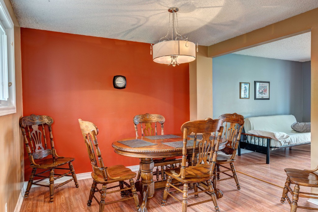 303 OAKDALE CRT, St. Clair, Ontario, Canada