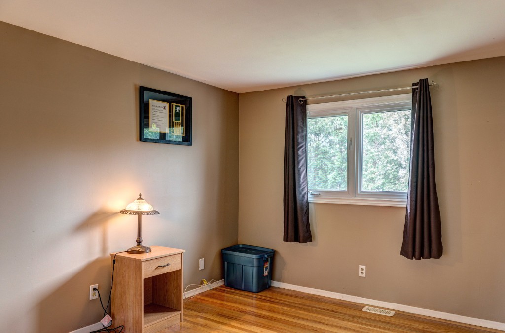 303 OAKDALE CRT, St. Clair, Ontario, Canada