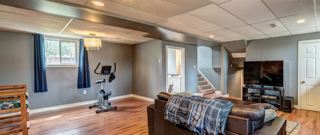 303 OAKDALE CRT, St. Clair, Ontario, Canada