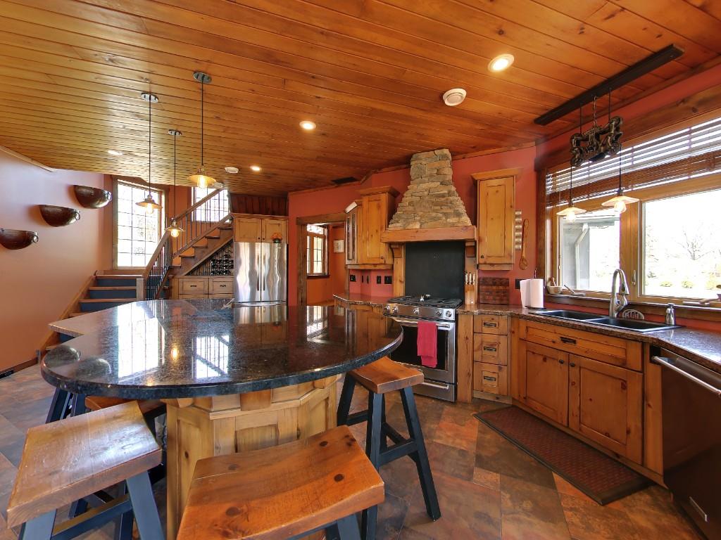 7152 BONNIE DOONE Road, Plympton-Wyoming, Ontario, Canada