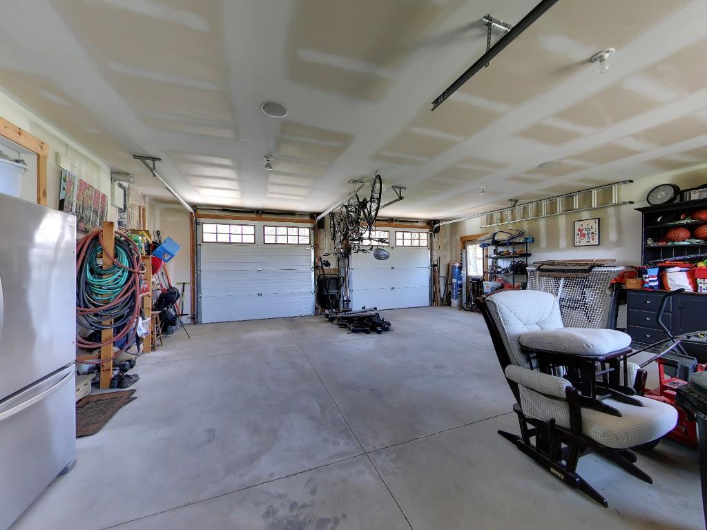 7152 BONNIE DOONE Road, Plympton-Wyoming, Ontario, Canada