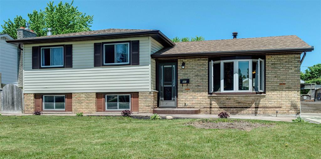 587 ALBERT Boulevard, St. Clair, Ontario, Canada