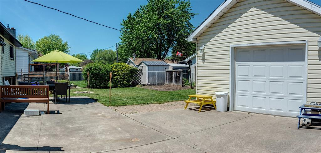 587 ALBERT Boulevard, St. Clair, Ontario, Canada