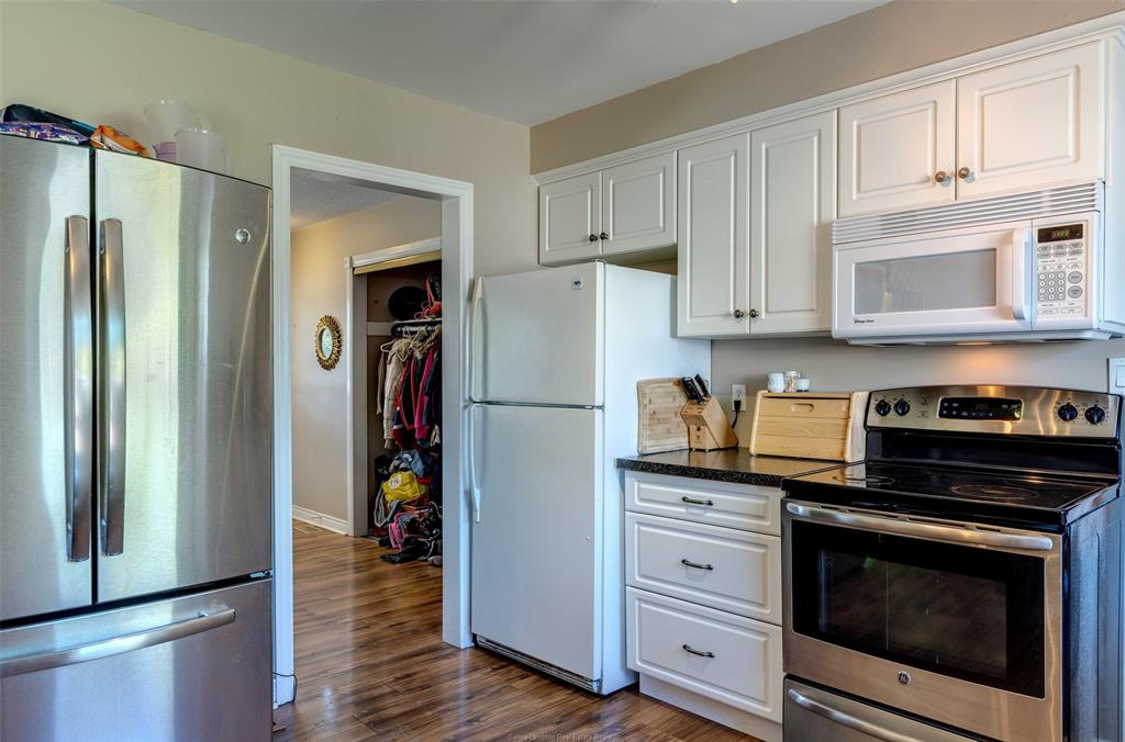 587 ALBERT Boulevard, St. Clair, Ontario, Canada