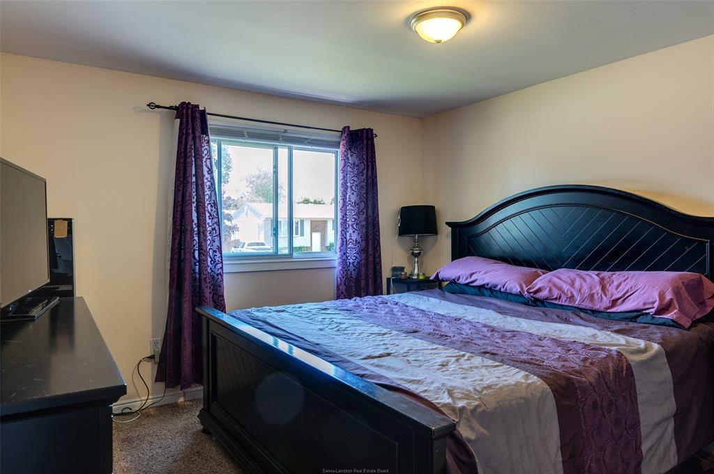 587 ALBERT Boulevard, St. Clair, Ontario, Canada
