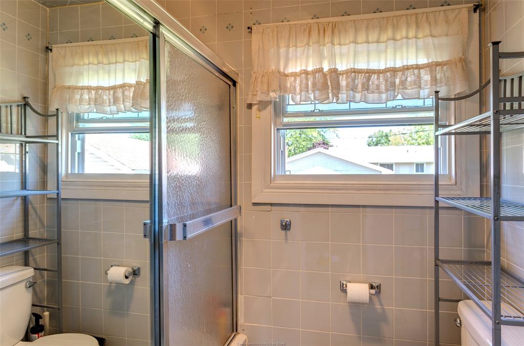 587 ALBERT Boulevard, St. Clair, Ontario, Canada
