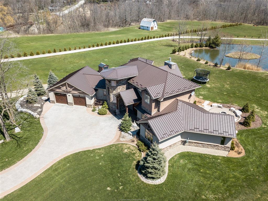7152 BONNIE DOONE Road, Plympton-Wyoming, Ontario, Canada