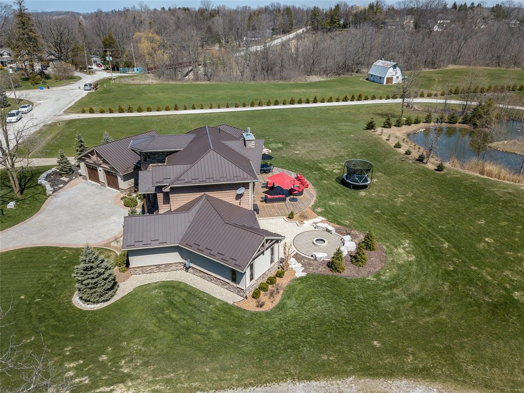 7152 BONNIE DOONE Road, Plympton-Wyoming, Ontario, Canada