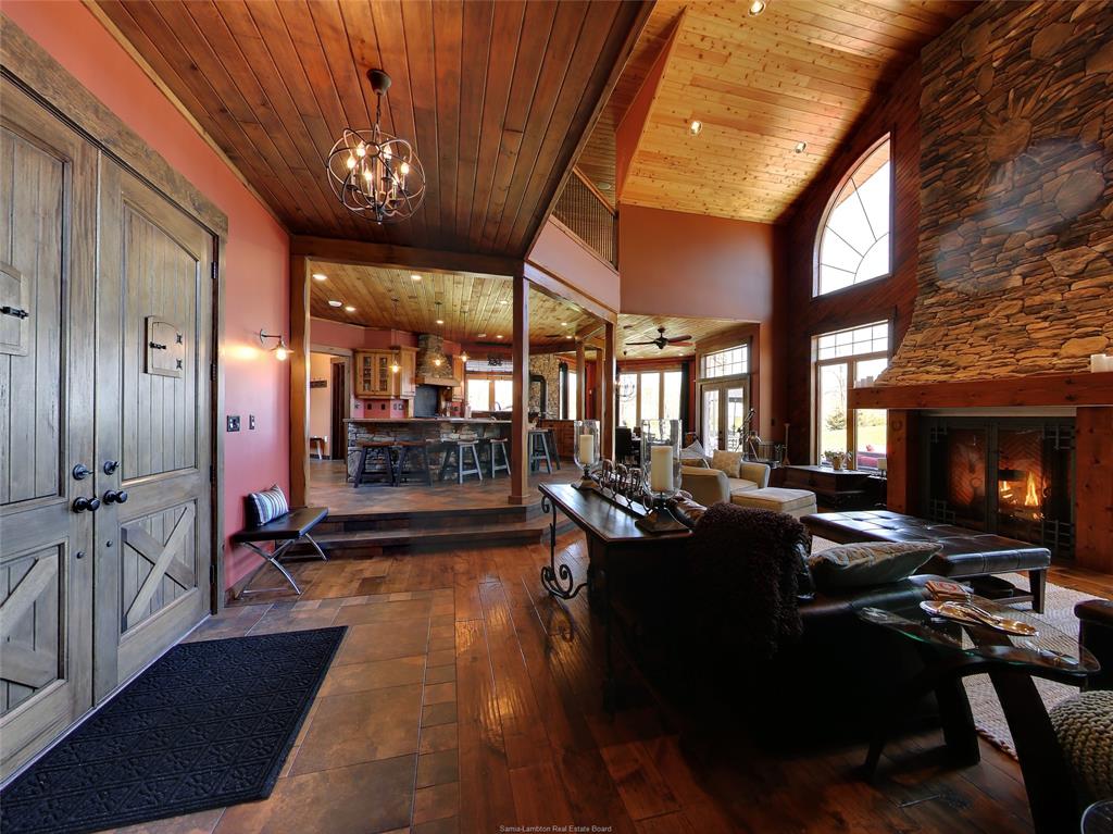7152 BONNIE DOONE Road, Plympton-Wyoming, Ontario, Canada