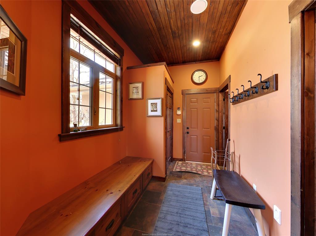 7152 BONNIE DOONE Road, Plympton-Wyoming, Ontario, Canada