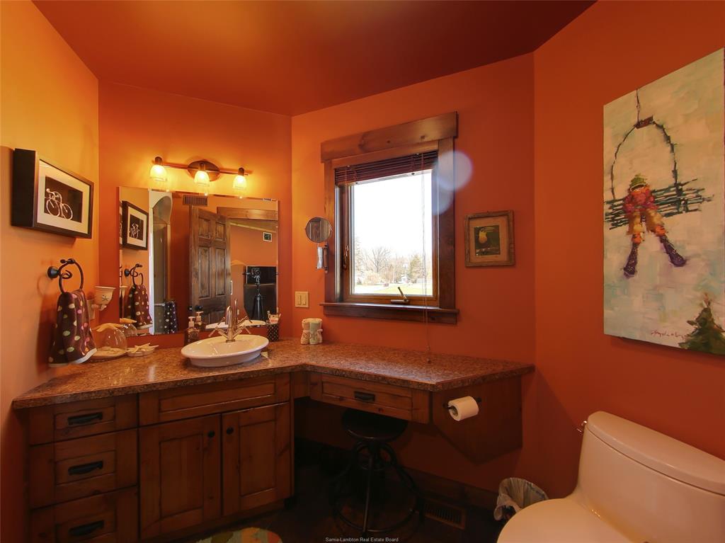 7152 BONNIE DOONE Road, Plympton-Wyoming, Ontario, Canada
