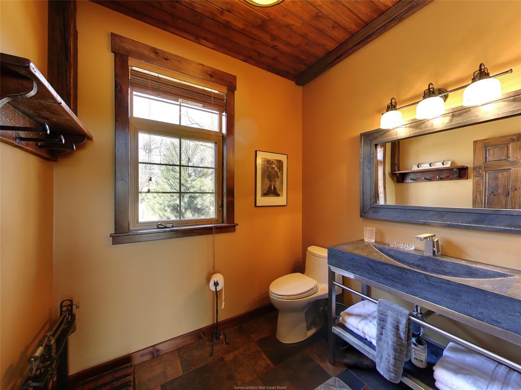 7152 BONNIE DOONE Road, Plympton-Wyoming, Ontario, Canada