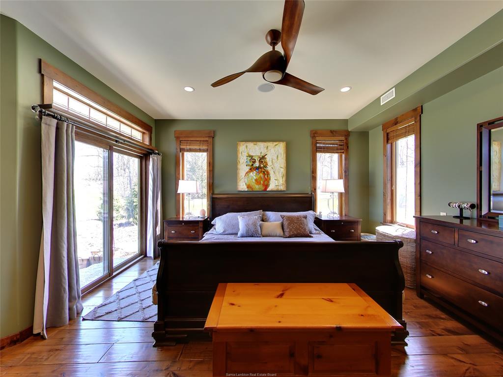 7152 BONNIE DOONE Road, Plympton-Wyoming, Ontario, Canada