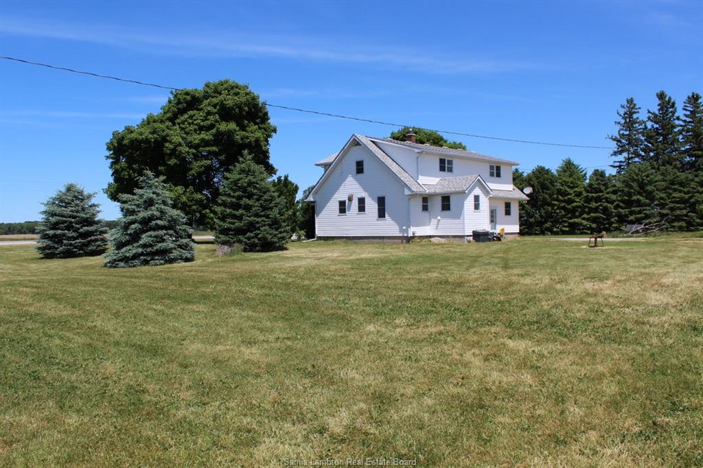 5483 LONDON Line, Plympton-Wyoming, Ontario, Canada