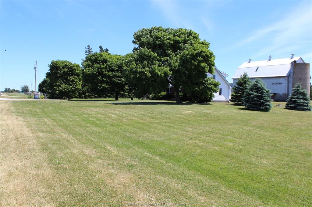 5483 LONDON Line, Plympton-Wyoming, Ontario, Canada