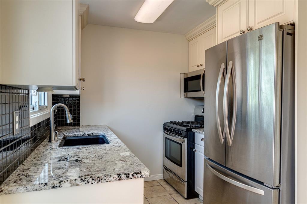 617 CARDIFF Drive, Sarnia, Ontario, Canada