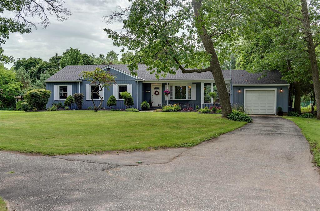 1985 LAKESHORE Road, Sarnia, Ontario, Canada