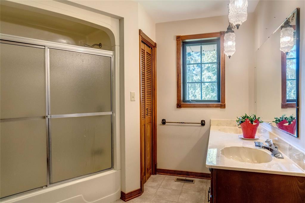 5223 DOUGLAS Line, Plympton-Wyoming, Ontario, Canada