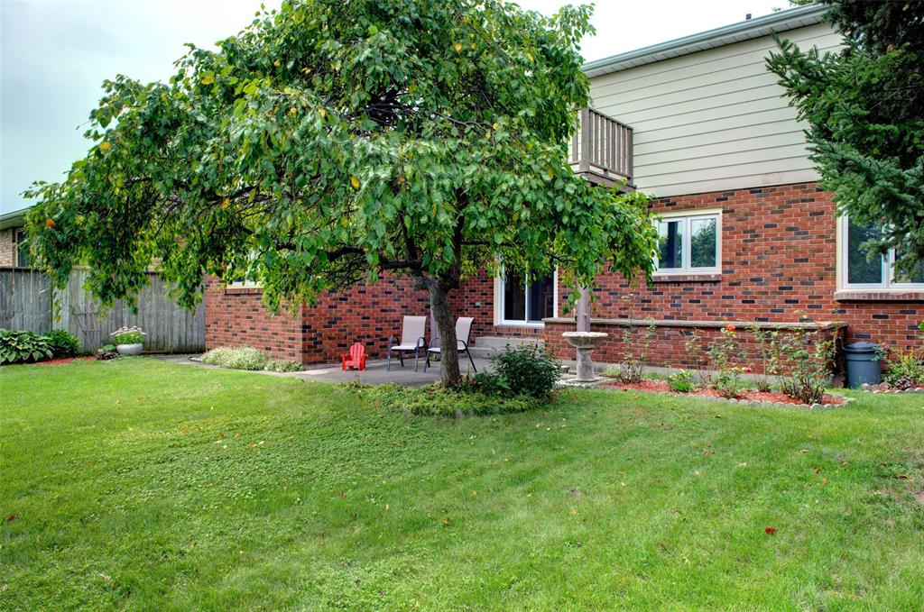 310 TWIN LAKES Drive, Sarnia, Ontario, Canada