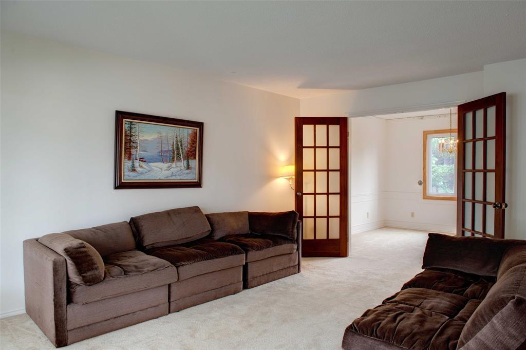 310 TWIN LAKES Drive, Sarnia, Ontario, Canada