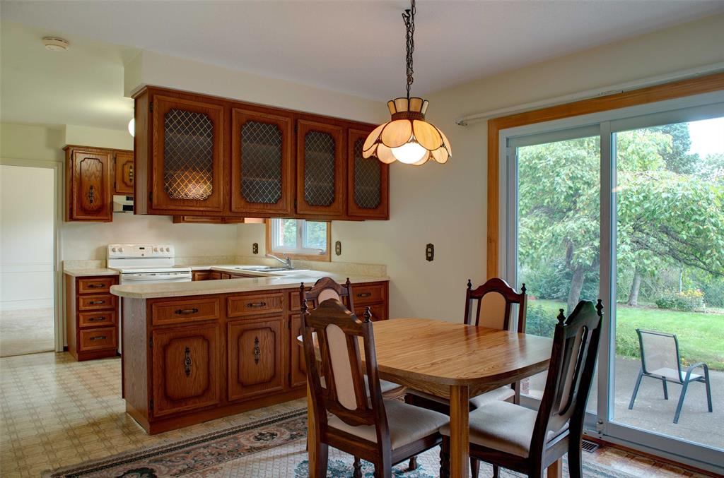 310 TWIN LAKES Drive, Sarnia, Ontario, Canada