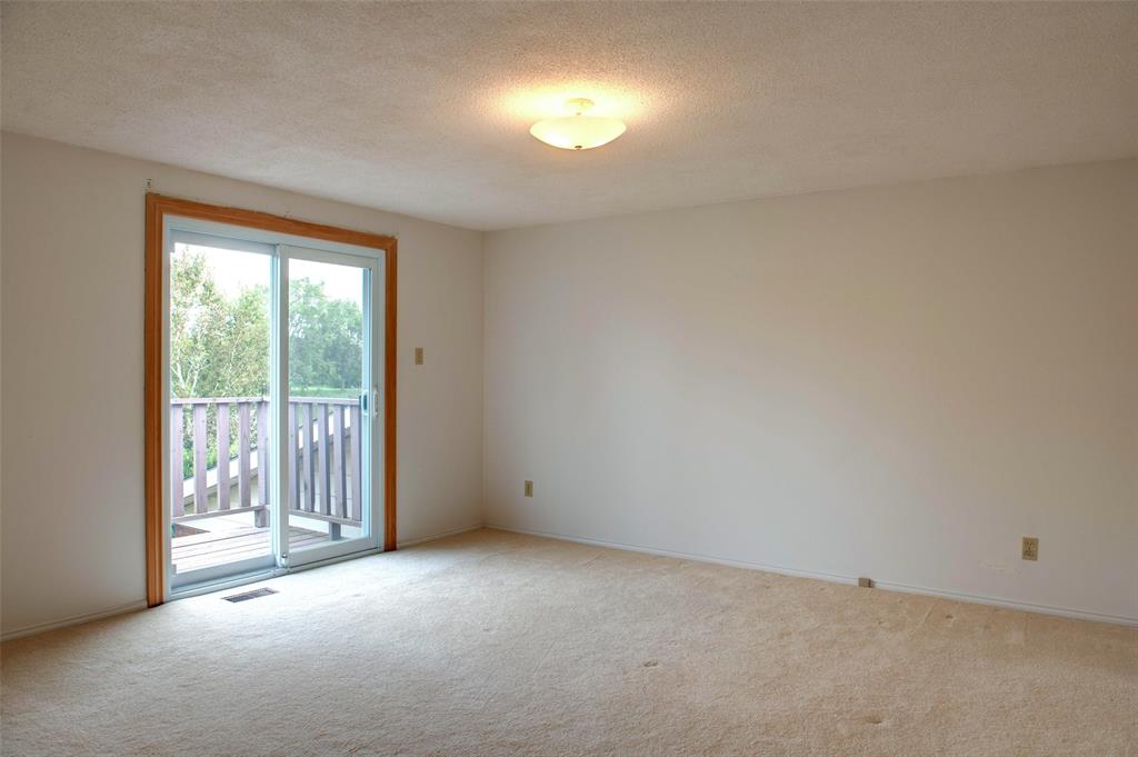 310 TWIN LAKES Drive, Sarnia, Ontario, Canada