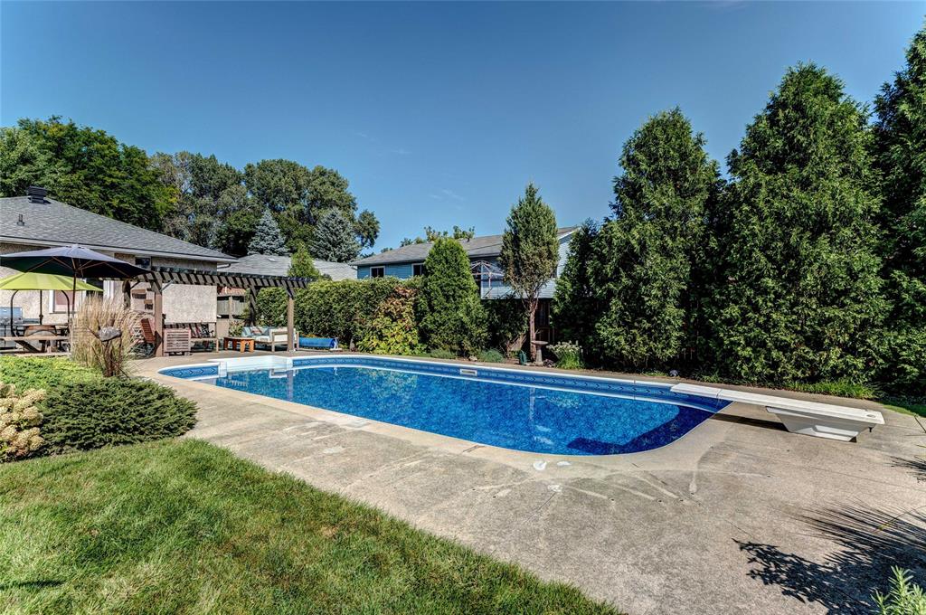 727 VICTORIA Avenue, Point Edward, Ontario, Canada