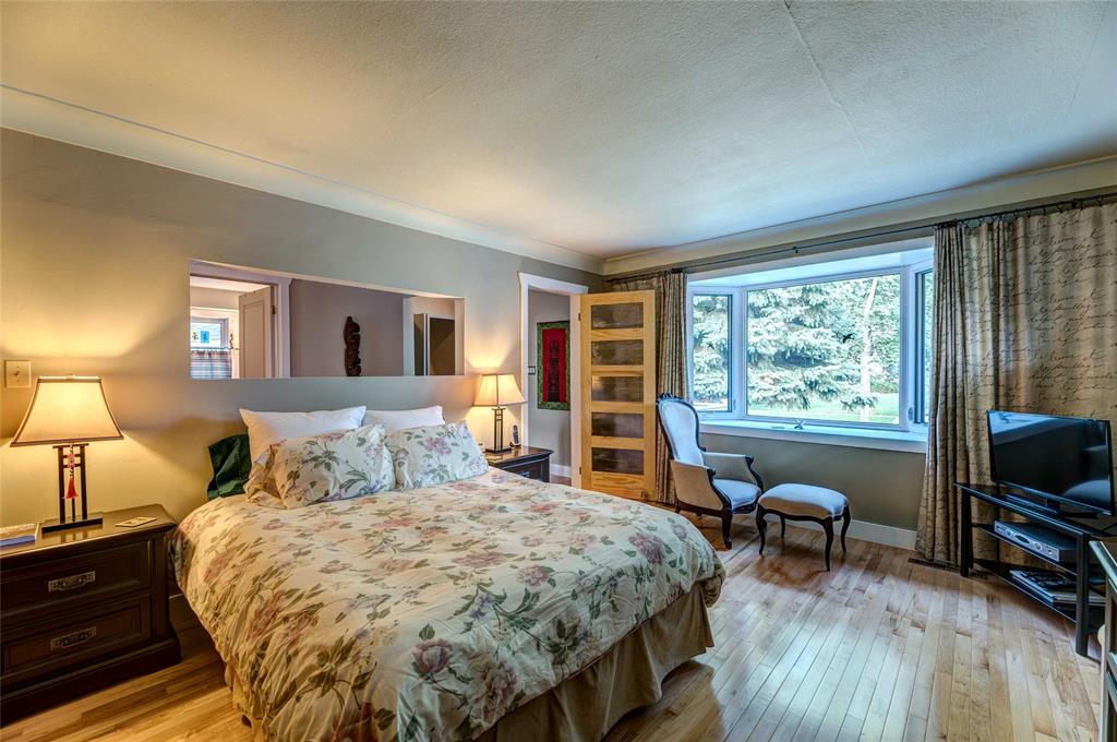 727 VICTORIA Avenue, Point Edward, Ontario, Canada