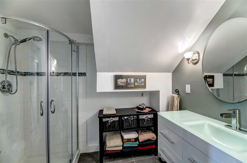727 VICTORIA Avenue, Point Edward, Ontario, Canada
