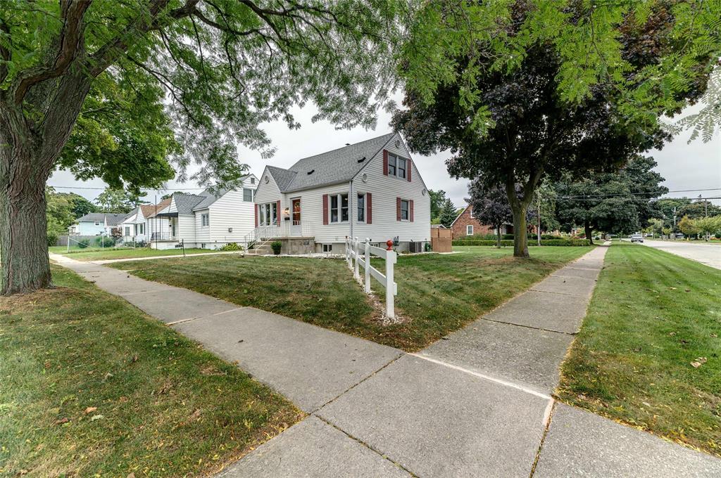 265 CECIL Street, Sarnia, Ontario, Canada