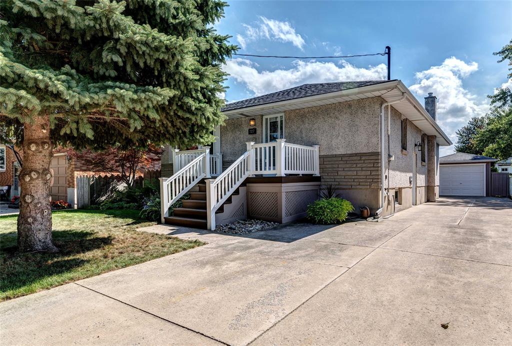 727 VICTORIA Avenue, Point Edward, Ontario, Canada