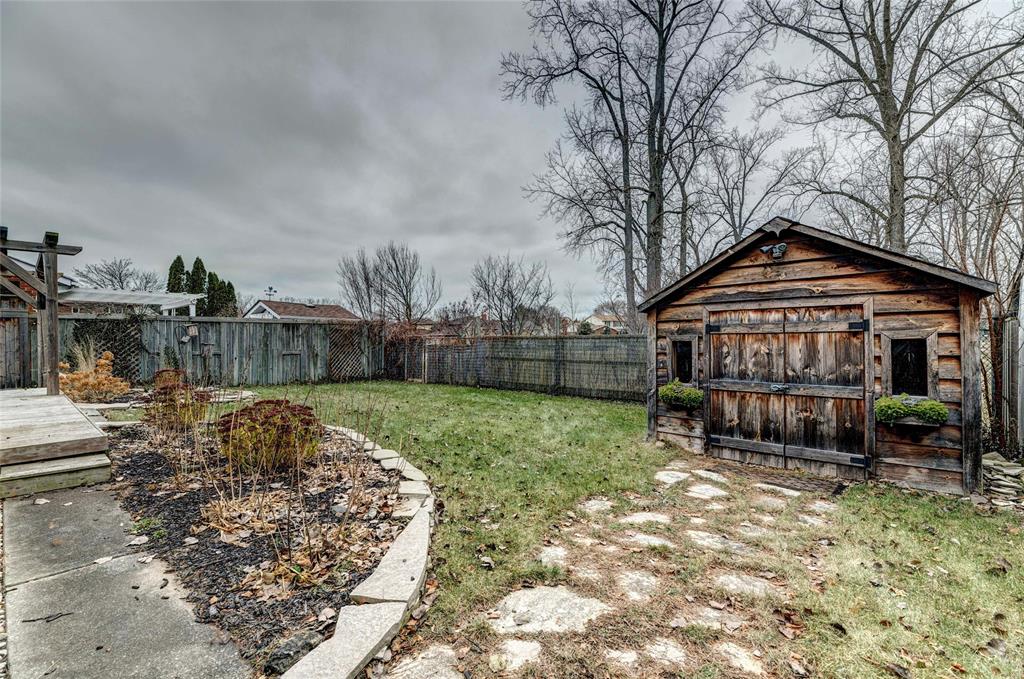 398 TWIN LAKES Drive, Sarnia, Ontario, Canada