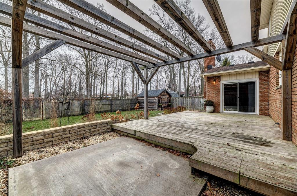 398 TWIN LAKES Drive, Sarnia, Ontario, Canada