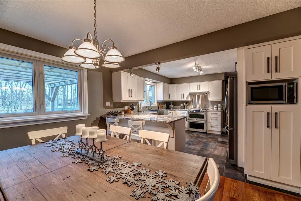 398 TWIN LAKES Drive, Sarnia, Ontario, Canada