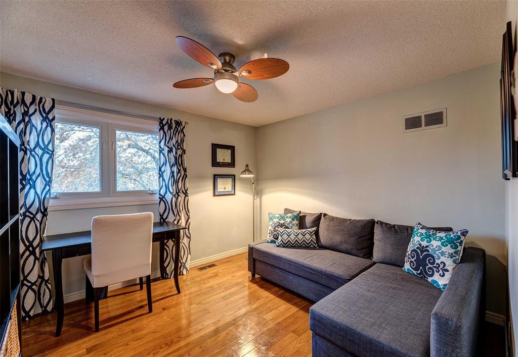 398 TWIN LAKES Drive, Sarnia, Ontario, Canada