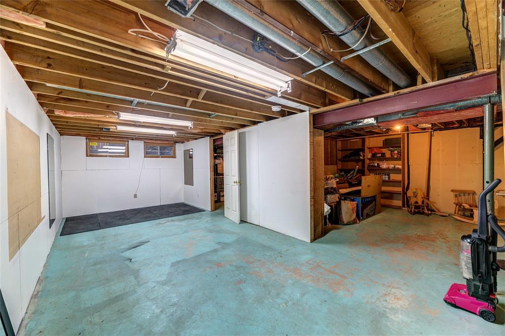 398 TWIN LAKES Drive, Sarnia, Ontario, Canada