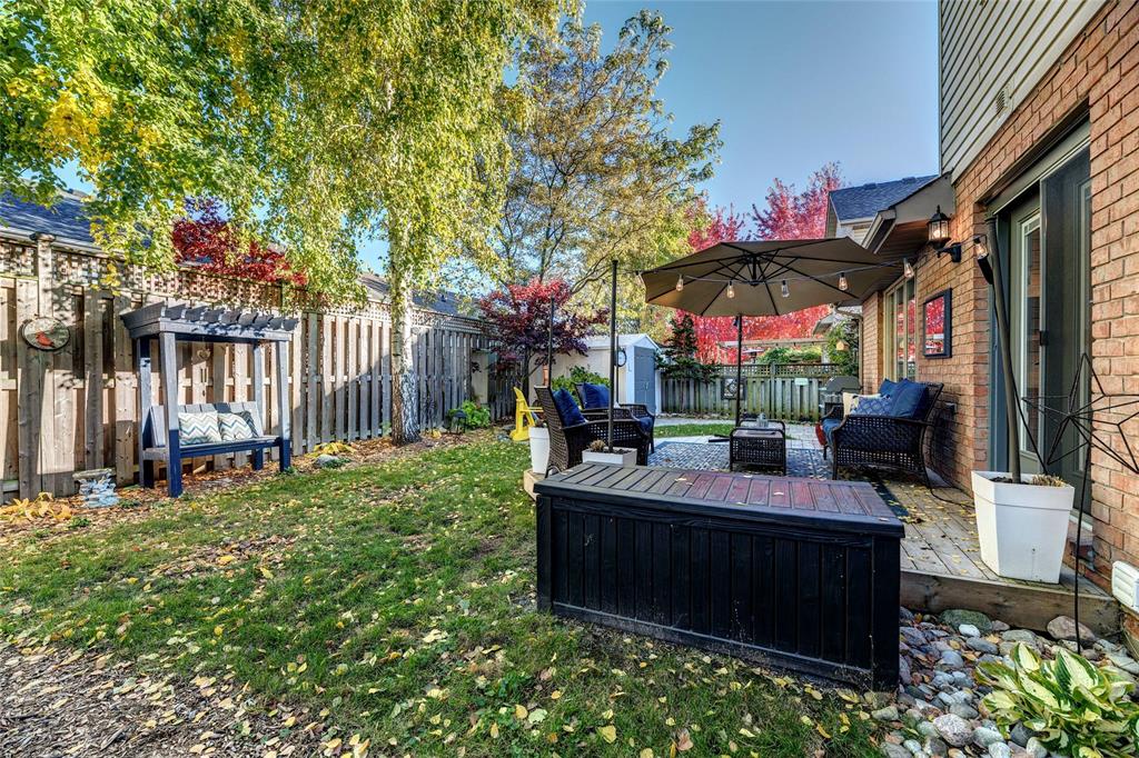 2042 YONGE Street, Sarnia, Ontario, Canada
