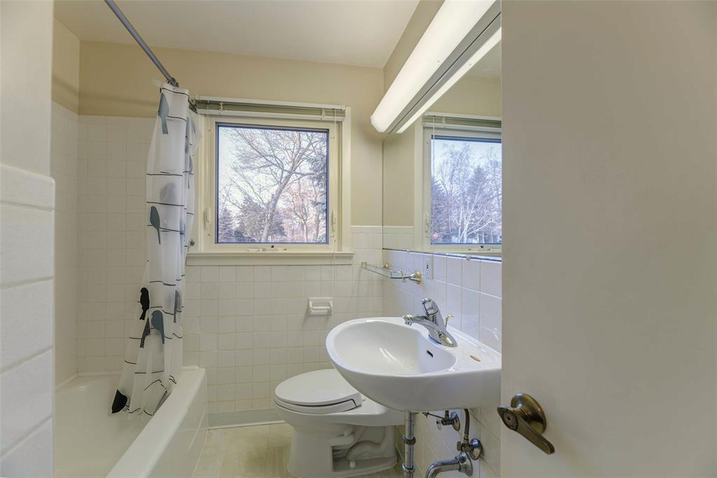 1333 LAKESHORE Road, Sarnia, Ontario, Canada