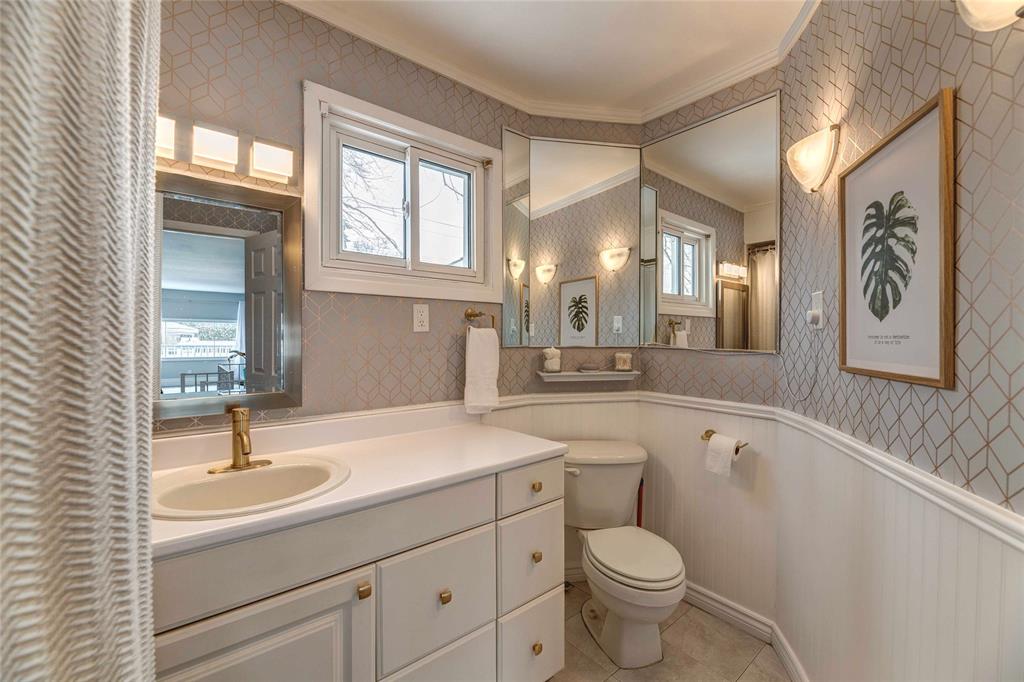 727 ROSS Avenue, Sarnia, Ontario, Canada