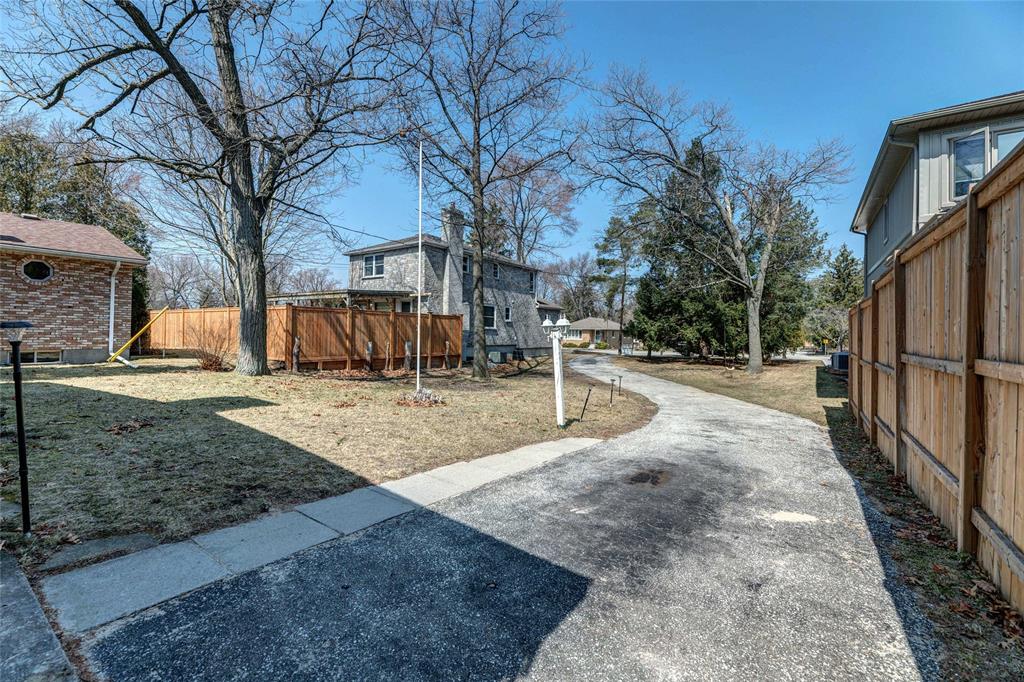 605 LAKESHORE Road, Sarnia, Ontario, Canada