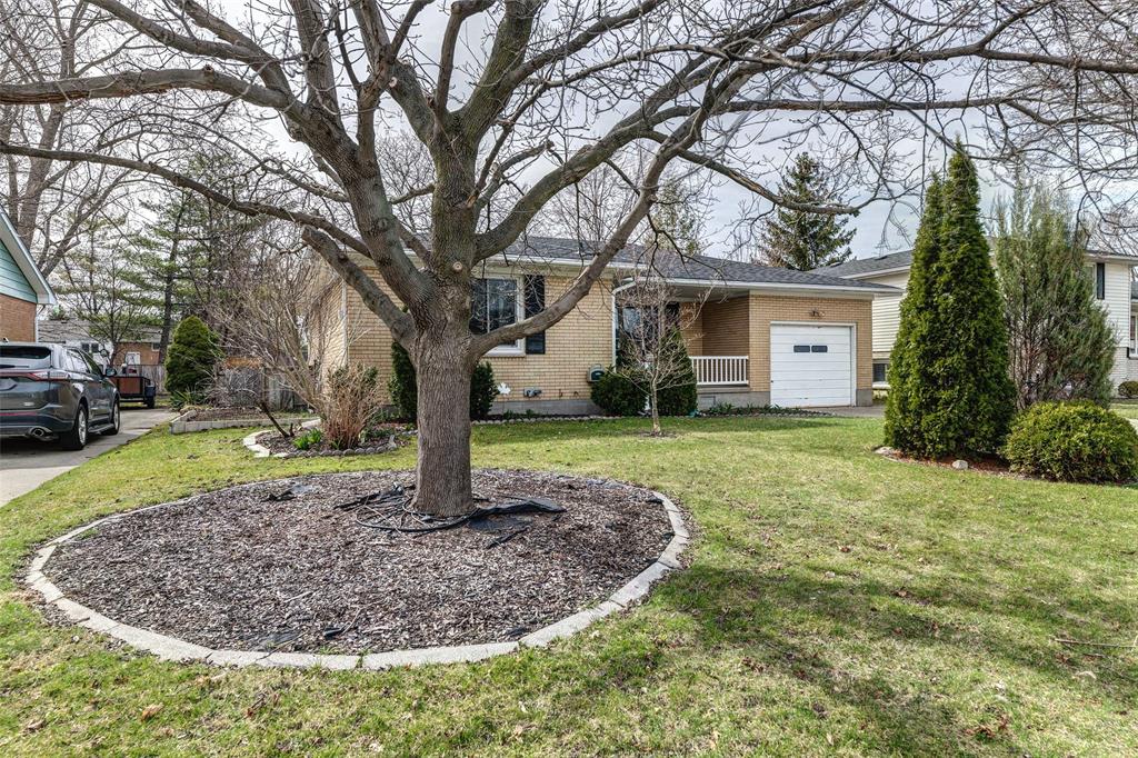 953 BOND Street, Sarnia, Ontario, Canada
