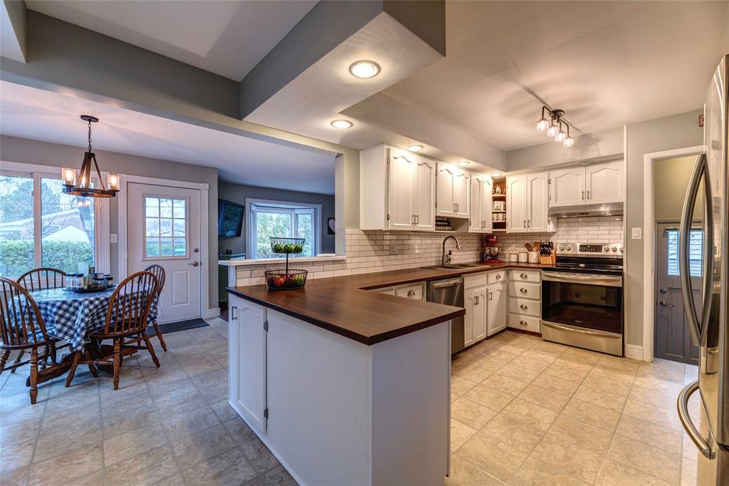 953 BOND Street, Sarnia, Ontario, Canada