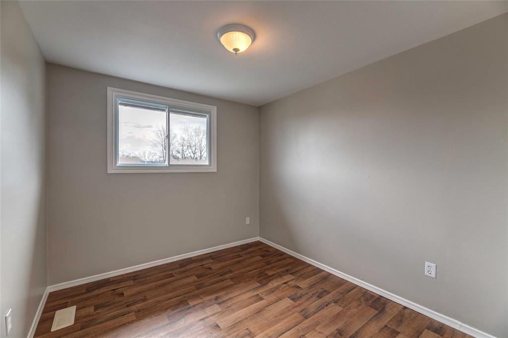 421 CARDIFF Place, Sarnia, Ontario, Canada