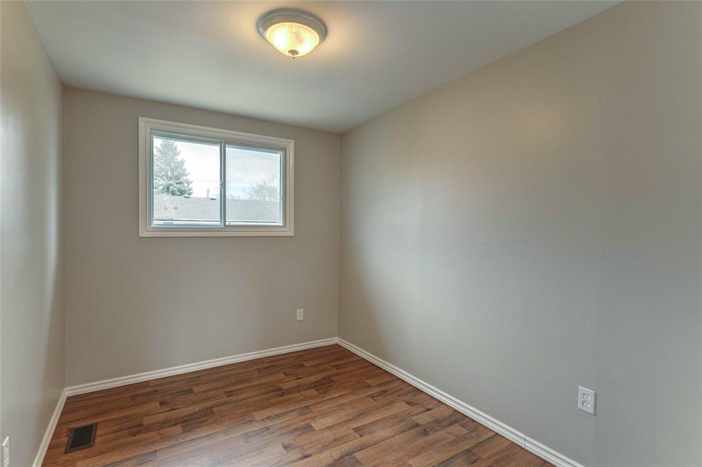 421 CARDIFF Place, Sarnia, Ontario, Canada