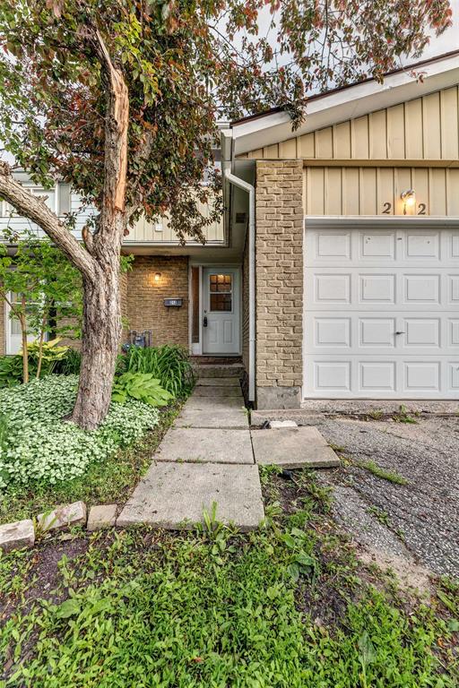 212 BEDFORD Crescent, Sarnia, Ontario, Canada